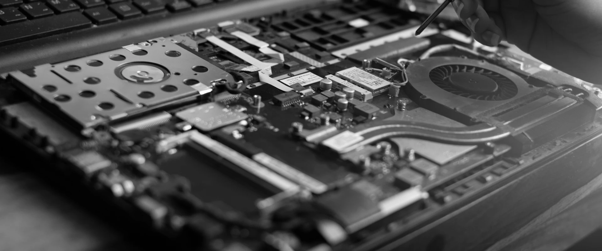 Infraestrutura de tecnologia e sistemas corporativos
